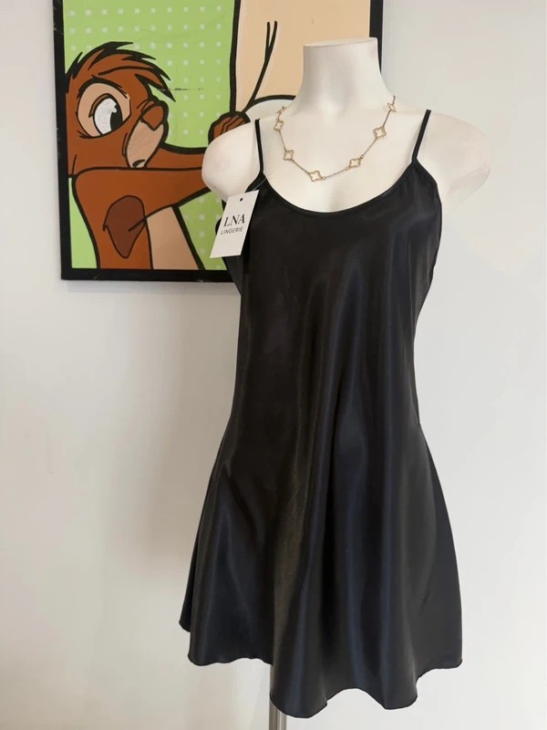 Nuisette Satin Noir Taille L