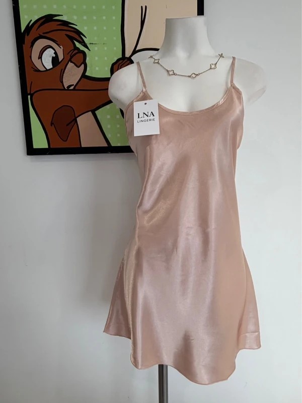 Nuisette beige effet satin Taille L